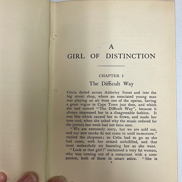 1912 Novel: A Girl of Distinction by Bessie Marchant - Picture 8 of 12